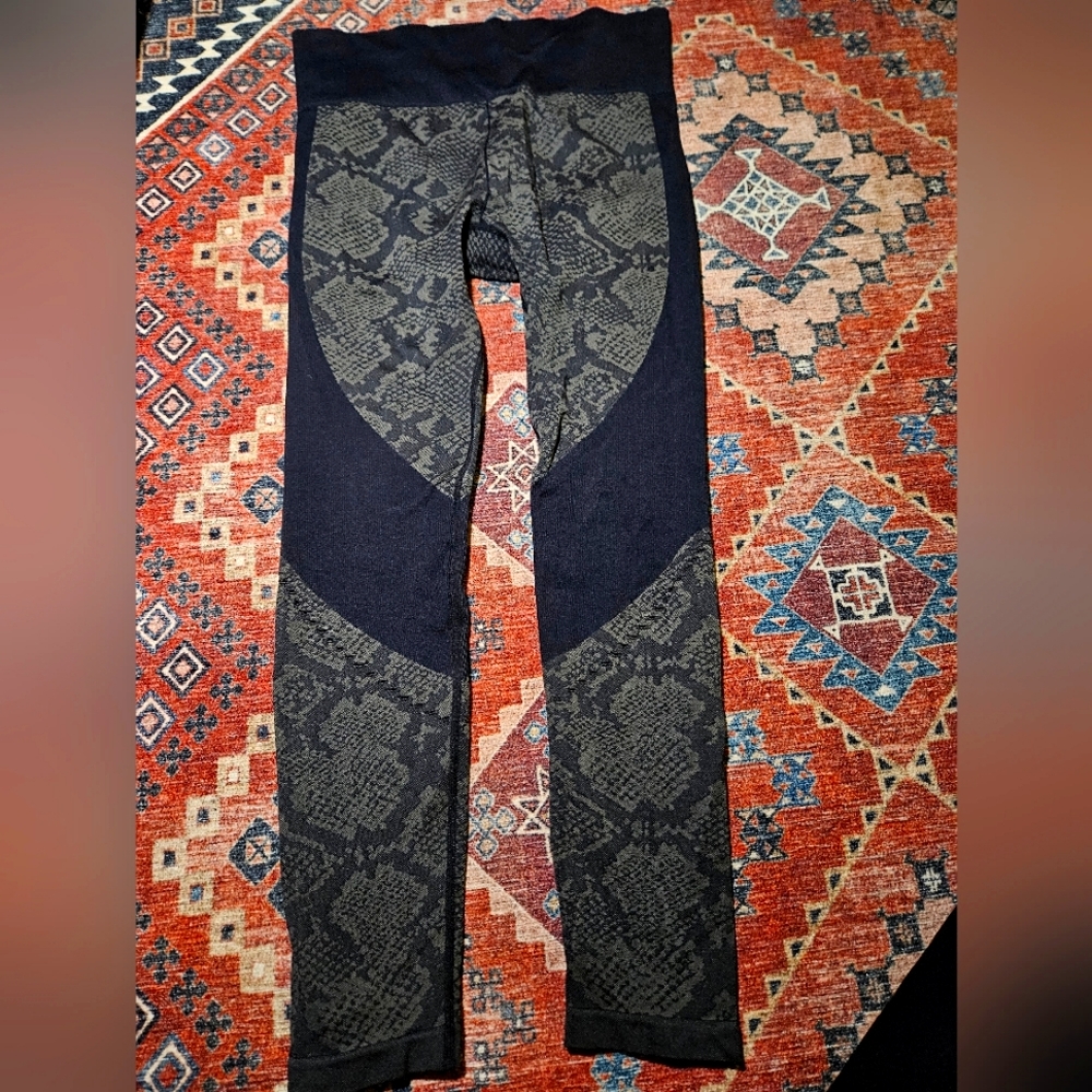 Joylab tights size Medium